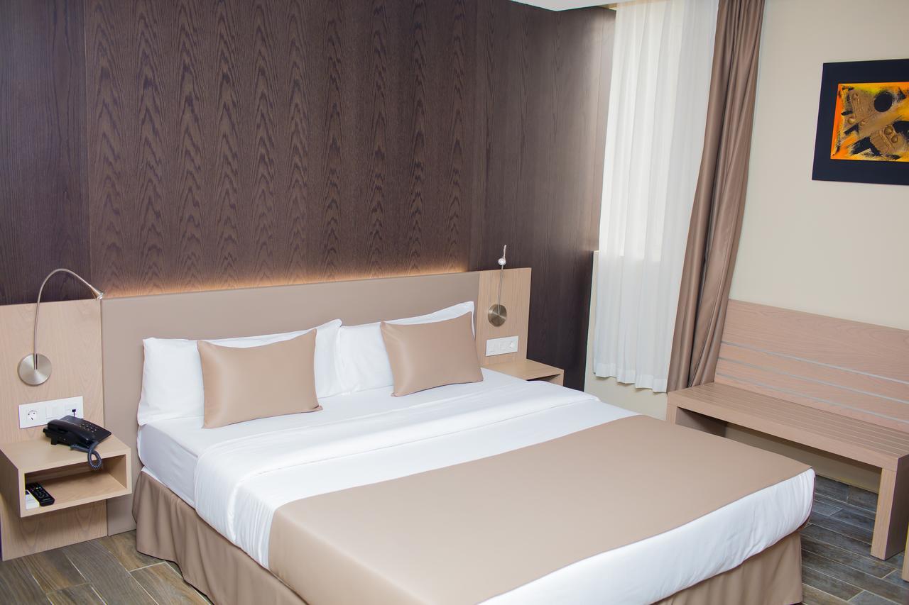 Fly Hotel Libreville Zewnętrze zdjęcie