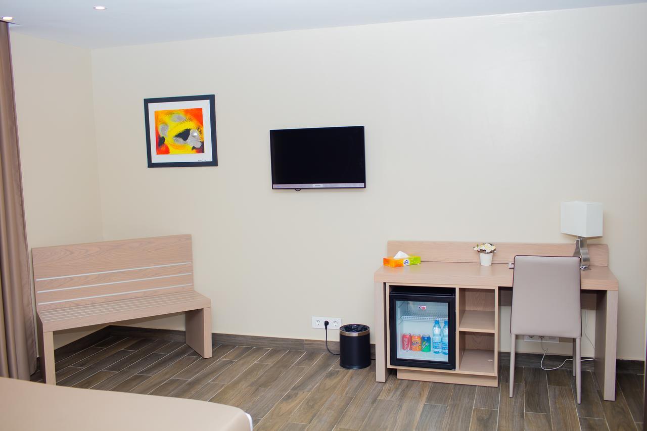 Fly Hotel Libreville Zewnętrze zdjęcie